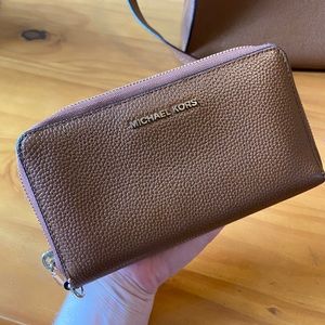 Michael Kors leather wristlet